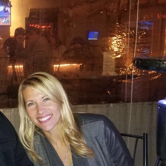 Meet your Posher, Nnicole - Picture 1 of 1